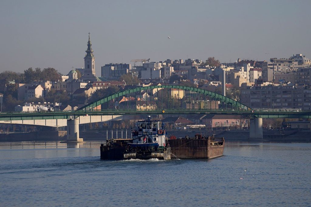 Potonuo još jedan splav u Beograd: U toku hitne operacije spašavanja