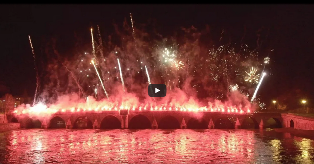 (VIDEO) Opet se “Delije” okupile na višegradskoj ćupriji povodom 9. januara