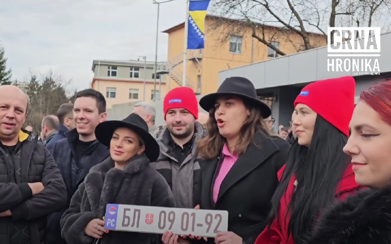 Poznato ko je dama koja je “tablicom RS” provocirala u Sarajevu