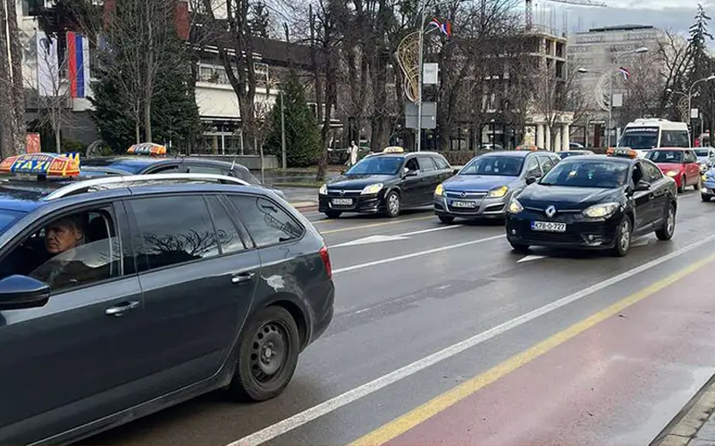 Protest nezadovoljnih taksista u Banjoj Luci