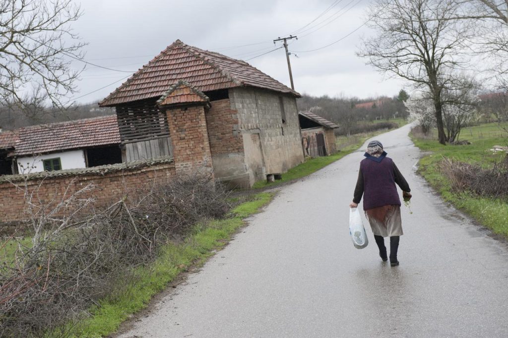 Demografski kolaps u BiH: Odlazak stanovništva, pusta sela i dramatičan pad broja rođene djece