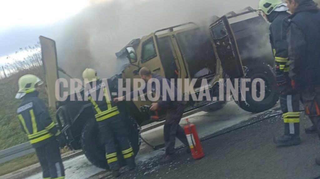 Nezgoda na autoputu 9 januar: Zapalilo se oklopno vozilo MUP-a RS