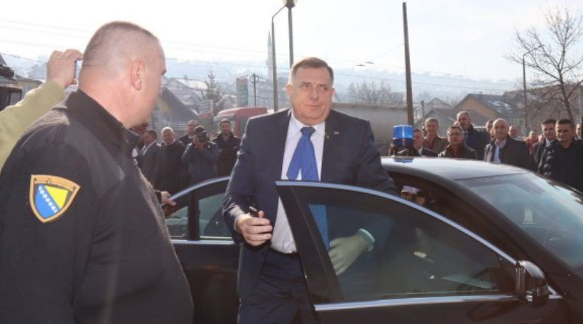 Dodik stigao na Sud BiH: Dočekan aplauzom