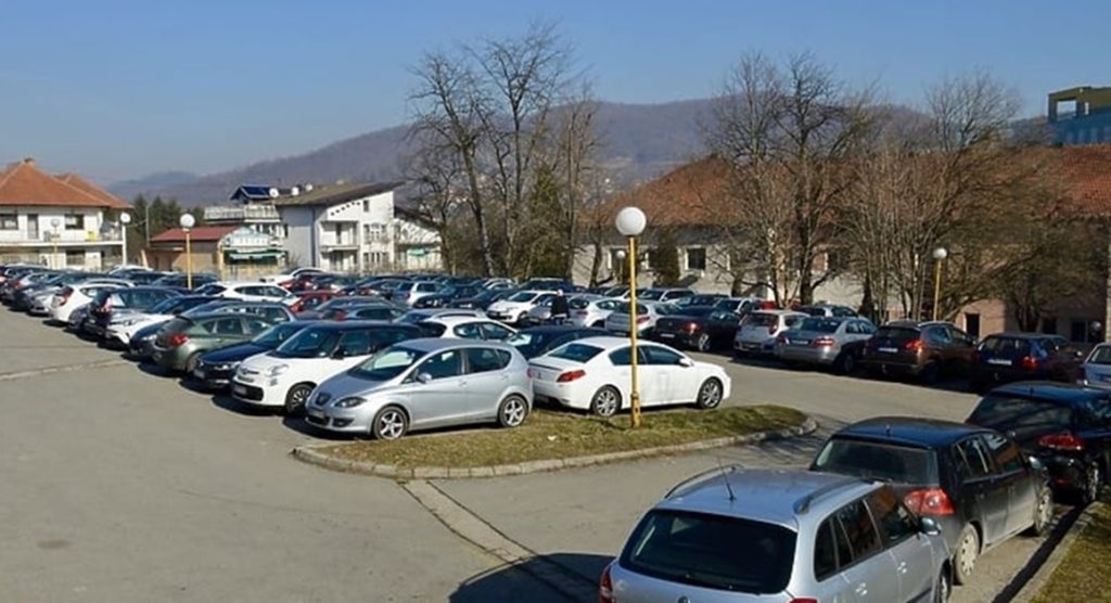 Izgradnja prve javne garaže u Tuzli rješava dugogodišnji problem nedostatka parkinga kod UKC-a