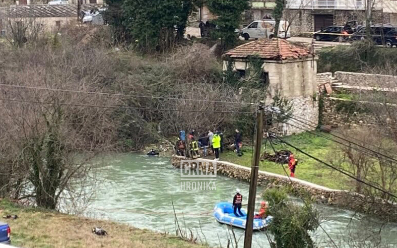 Stolac: Krenulo izvlačenje automobila iz Bregave