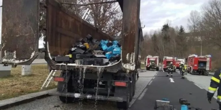 Vozač iz BiH spriječio tragediju nakon što mu se zapalila prikolica tokom vožnje