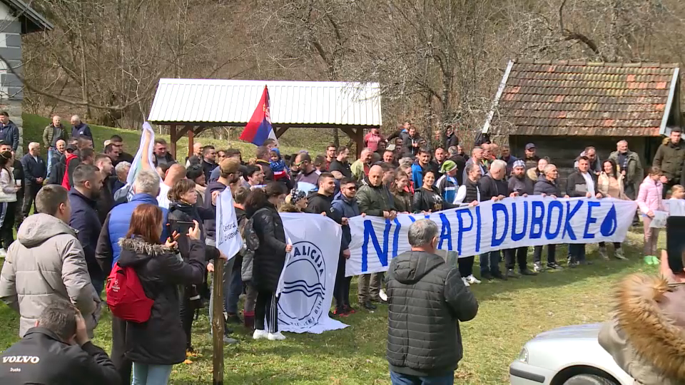 Građani ne daju rijeku Duboku: “U stanju smo leći pred bagere”