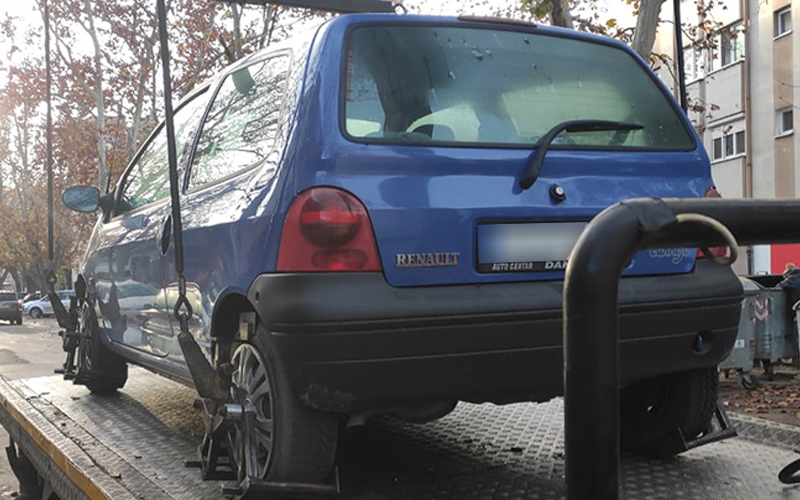 Od Sarajlija oduzeti Twingo i Golf 6, imali su 10.000 KM neplaćenih kazni