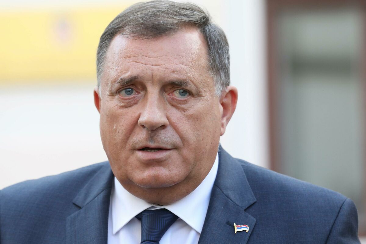 Dodik osuđuje podršku Crne Gore rezoluciji o Srebrenici