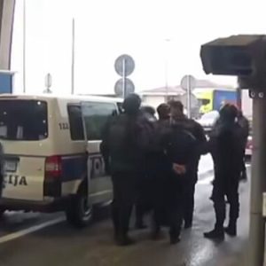 Na granici Crne Gore uhapšeno osam graničnih policajaca: Na kraju smjene dijelili plijen