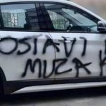 Ljuta supruga pošarala BMW ljubavnice svog muža, ostavila joj i poruku