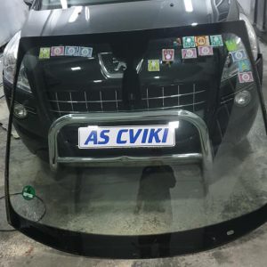 Nepoznati muškarac polupao automobile ispred autoservisa “Cviki” u Jelahu