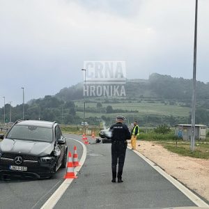 (FOTO) Teška nesreća na ulaz autoputa A1 kod Visokog