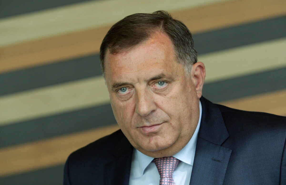 Dodik ponovo protiv NATO-a, a prijeti otcjepljenjem ako Sarajevo pokuša oduzeti imovinu RS-u