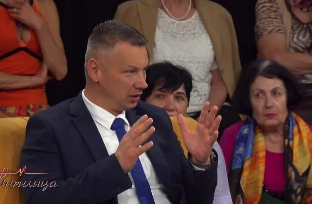 Ministar Nešić ismijavao žrtve genocida u Srebrenici na srbijanskoj televiziji Happy