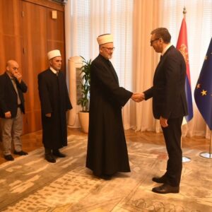 (FOTO) Vučić ugostio delegaciju Islamske zajednice: “Mi smo braća”