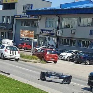 U teškoj saobraćajnoj nesreći u Banjaluci povrijeđeni maloljetnici