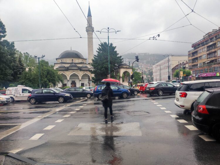 Za vikend prodor osjetno hladnijeg zraka sa sjevera uz padavine, pojačan sjeverac i buru