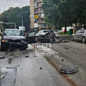 Sarajevo: Težak sudar na Kovačićima, na automobila materijalna šteta