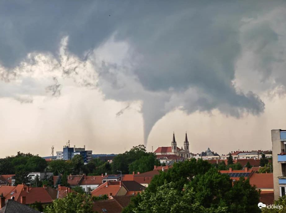 Oluja stigla iz Austrije: Tornado snimljen u Mađarskoj