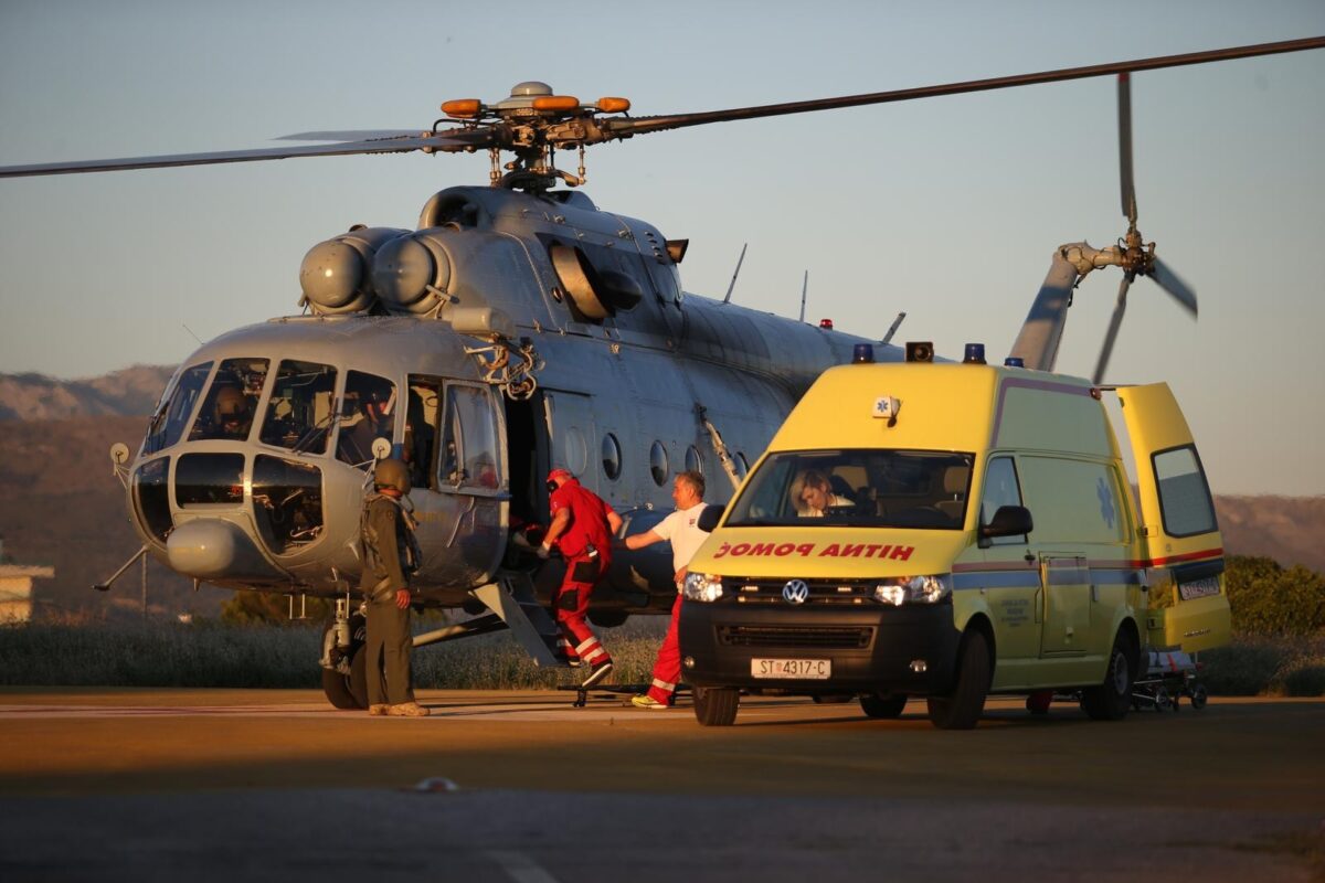 Bosanac hitno prebačen helikopterom u Split nakon što su ga pretukli na Hvaru