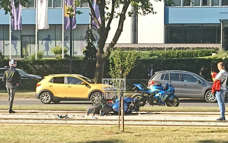 Sarajevo: Motociklista izletio sa ceste na šine, povrijeđen je