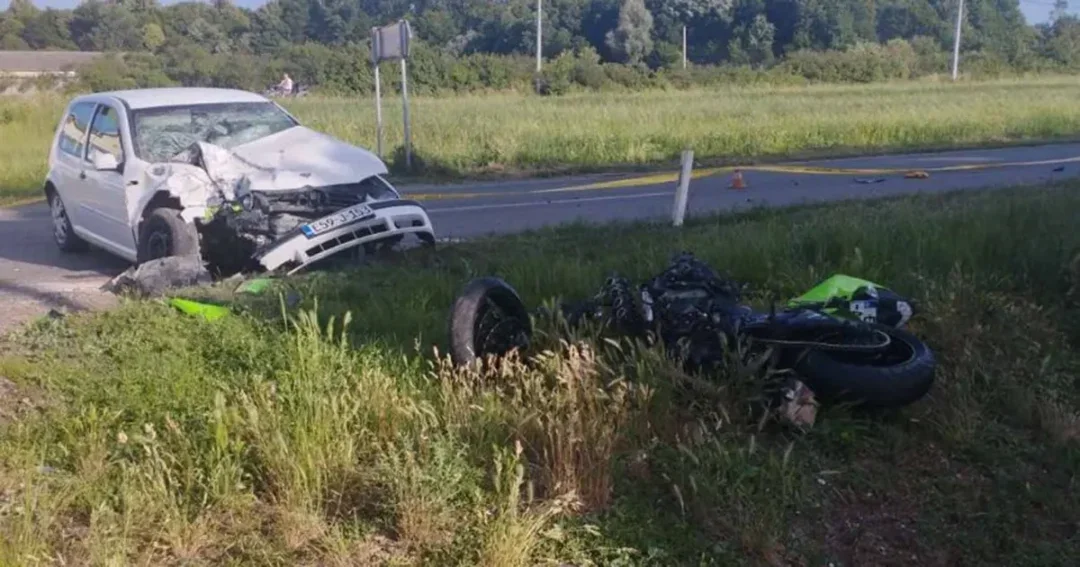 Tragična nesreća: Poginuo motociklista, vozač Golfa teško povrijeđen