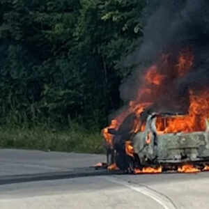 Još jedan automobil izgorio na bh. cestama, vozač nije imao PP aparat