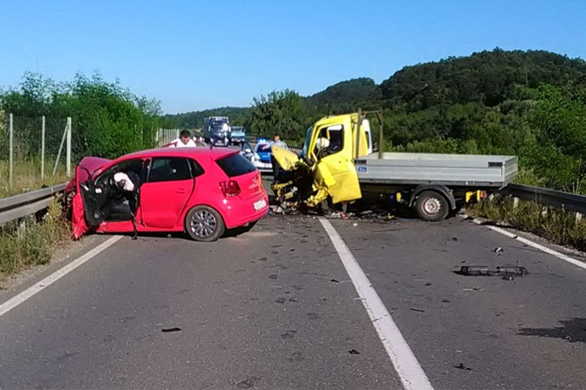 Saobraćaj obustavljen zbog teške saobraćajne nesreće u mjestu Drugovići