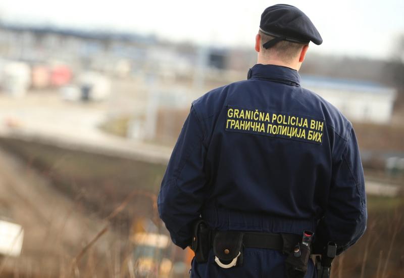 Granična policija prodaje automobile, čamce, patrolne brodove i sanke