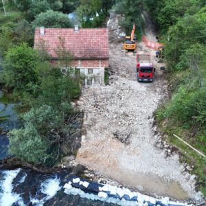 Ekološka udruženja iz Hrvatske i BiH protive se gradnji mini hidrocentrale na izvoru rijeke Une