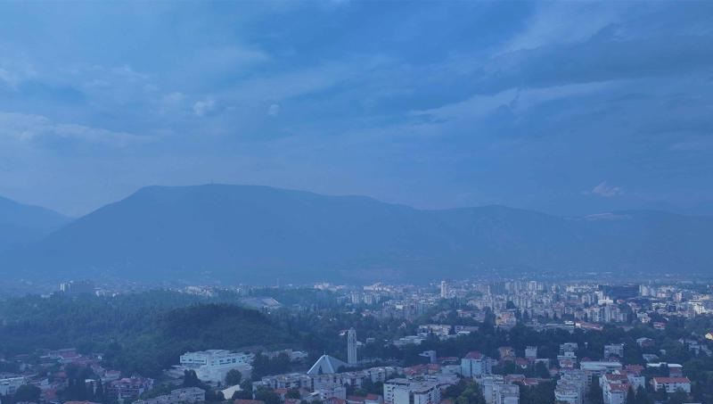 Mostar pod dimom i pepelom zbog požara u Malom Polja