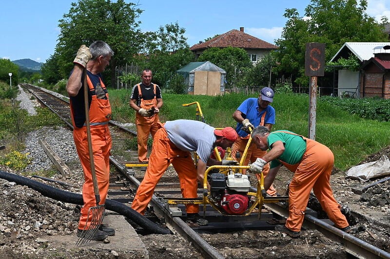 Tope se željezničke pruge: Temperatura šina ide i do 60 stepeni