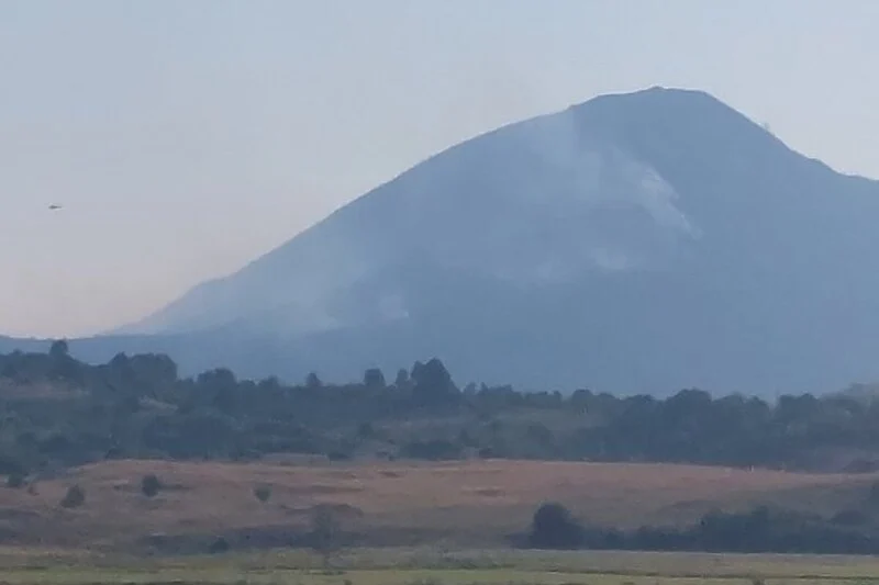 Požar kod Gacka ugašen: Helikopteri iz Srbije nisu bili potrebni | Crna  hronika