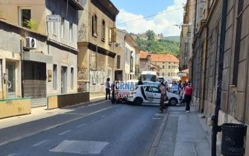 Sudar na Baščaršiji blokirao saobraćaj u gradu