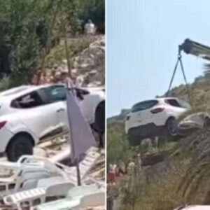 Vozač nije digao ručnu, automobil završio na plaži i moru