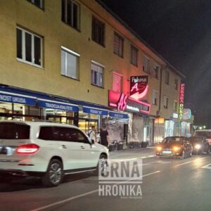 Incident u Hadžićima: “Zbog parkinga i bahaćenja sa džipom došlo do naguravanja između momaka”