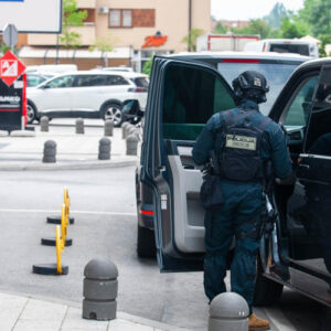 Nova akcija policije u Sarajevu: FUP-ovci pretresaju stanove u Bulevaru