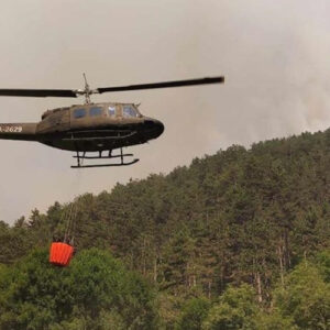 OSBiH helikopterima ugasili požar kod Bugojna