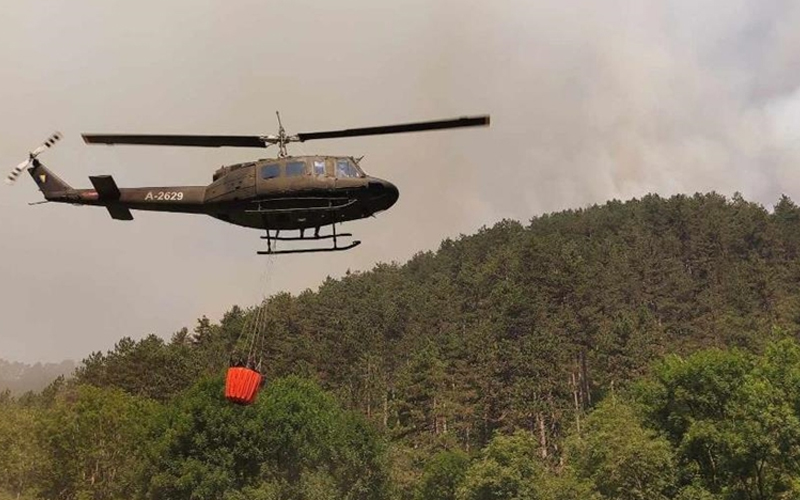 OSBiH helikopterima ugasili požar kod Bugojna