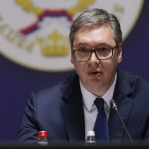 Vučić najavio povećanje: Do kraja godine prosječna plata 900 eura