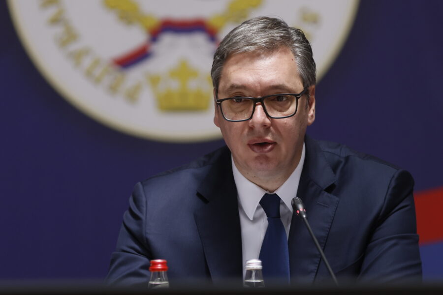 Vučić najavio povećanje: Do kraja godine prosječna plata 900 eura