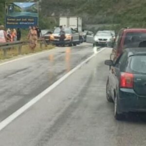 Tročlana porodica sletjela u jezero kod Jablanice: Beba bila u automobilu