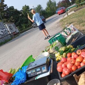 Dječak Faris iz Zavidovića: Pomaže bolestima roditeljima kroz prodaju domaćih proizvoda