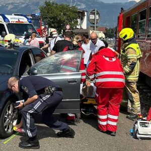 Nesreća u Austriji: Bosanka u Audi-ju se sudarila sa vozom