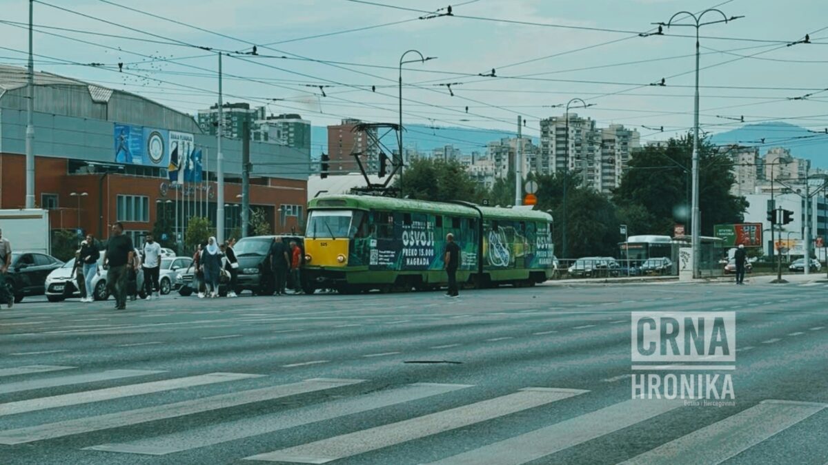 Sudar kombija i tramvaja u Sarajevu