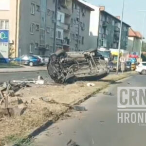 (VIDEO) Teška nesreća u Tuzli: Havarija na cesti