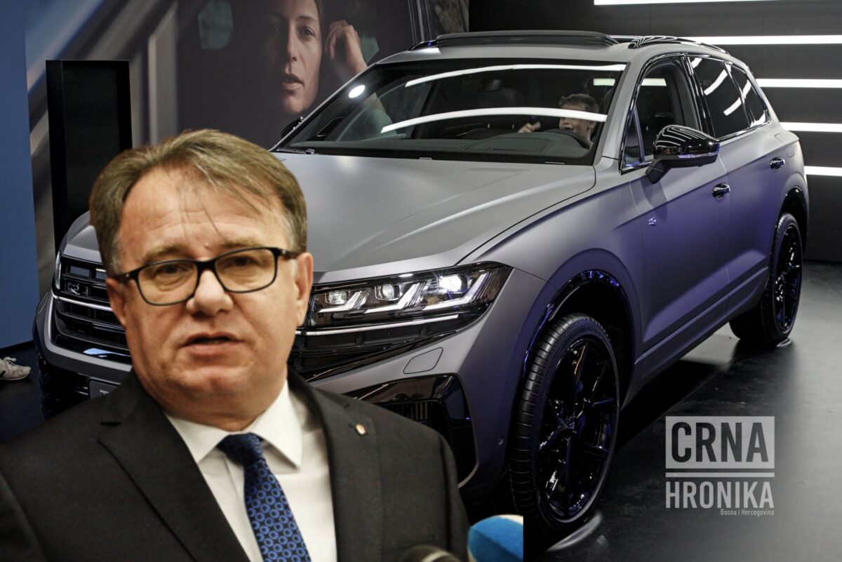 Premijer FBiH Nermin Nikšić službenim vozilom marke VW Touareg ide na stranačke skupove po BiH