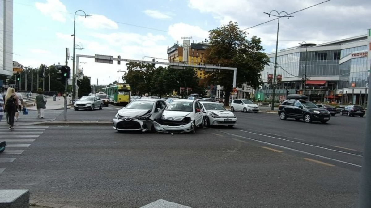 Zbog saobraćajne nesreće na Marijin Dvoru obustavljen tramvajski saobraćaj