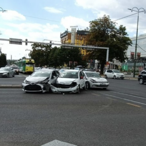 Zbog saobraćajne nesreće na Marijin Dvoru obustavljen tramvajski saobraćaj